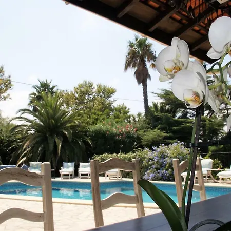 Couette-café La Mamouniere 4*